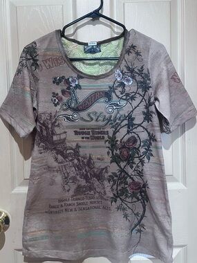 Western Style Floral T-Shirt, Size M / L